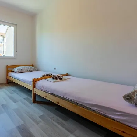 Apartment Mare Pula
