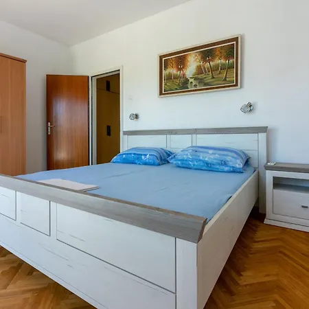 Mare Apartment *